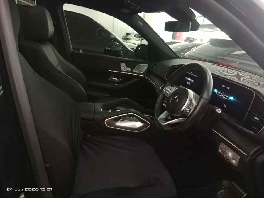 Foto Mobil Bekas Kabin Depan Mercedes-Benz GLE450 3.0 4MATIC AMG Line tahun 2021
