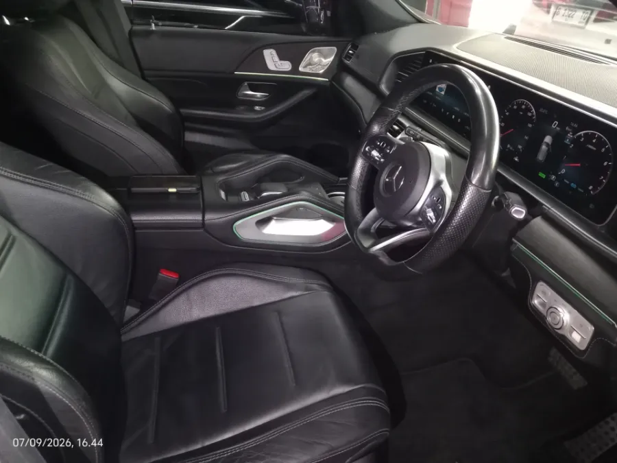 Foto Mobil Bekas Kabin Depan Mercedes-Benz GLE450 3.0 4MATIC AMG Line tahun 2021