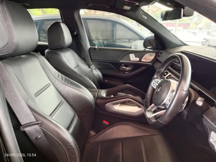 Foto Mobil Bekas Kabin Depan Mercedes-Benz GLE450 3.0 4MATIC AMG Line tahun 2021