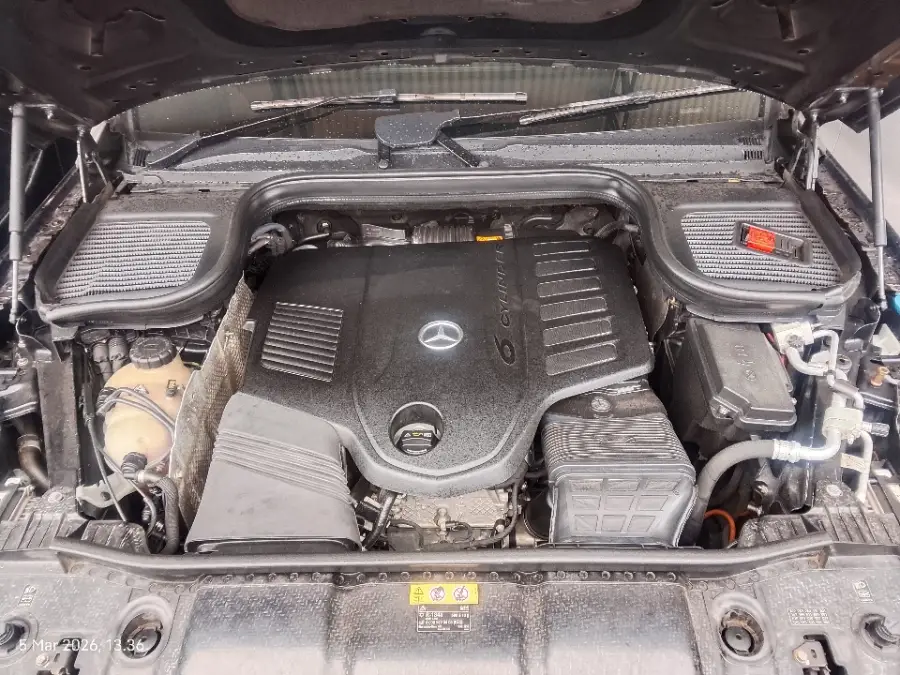 Foto Mobil Bekas Mesin Mercedes-Benz GLE450 3.0 4MATIC AMG Line tahun 2021
