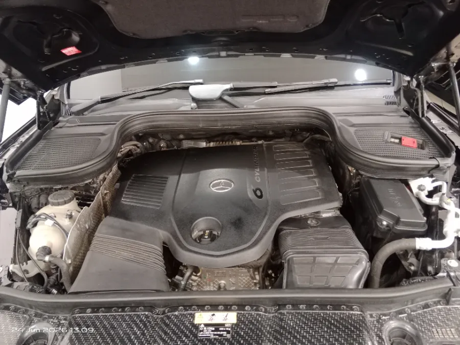 Foto Mobil Bekas Mesin Mercedes-Benz GLE450 3.0 4MATIC AMG Line tahun 2021