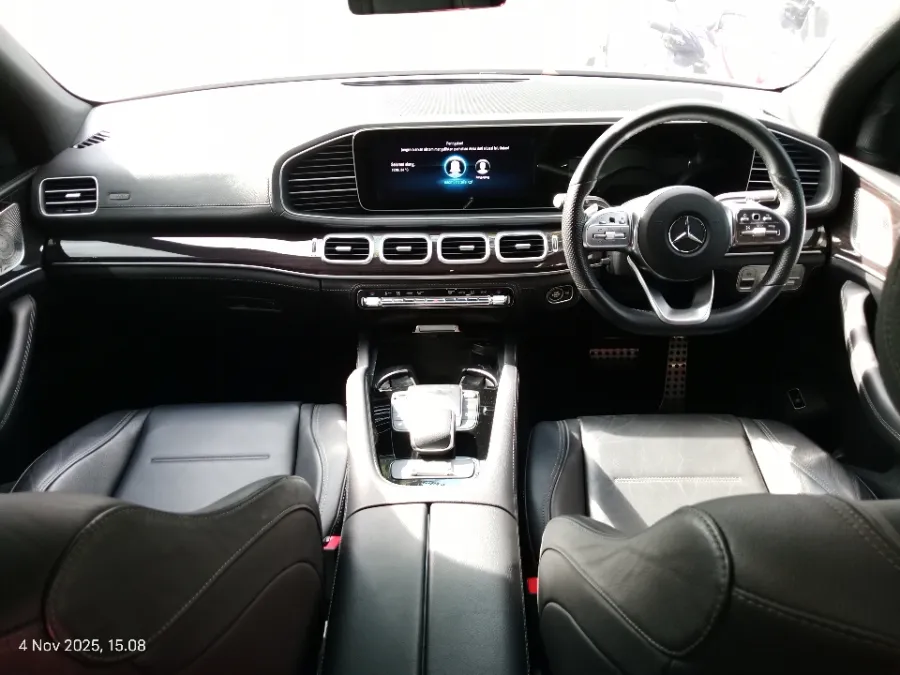 Foto Mobil Bekas Dashboard Mercedes-Benz GLE450 3.0 4MATIC AMG Line tahun 2022