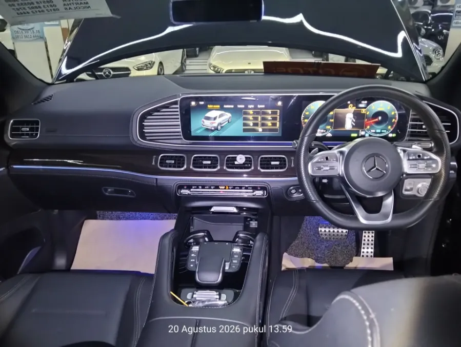 Foto Mobil Bekas Dashboard Mercedes-Benz GLE450 3.0 4MATIC AMG Line tahun 2022