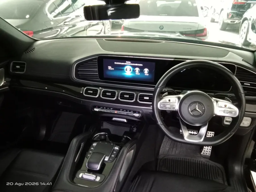 Foto Mobil Bekas Dashboard Mercedes-Benz GLE450 3.0 4MATIC AMG Line tahun 2022