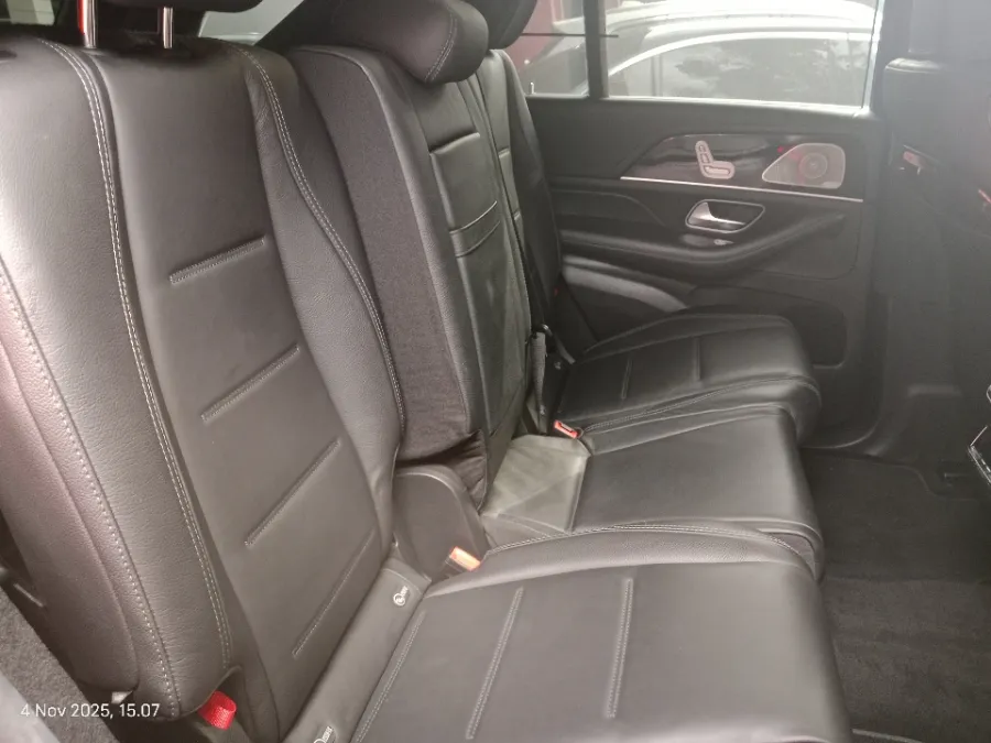 Foto Mobil Bekas Kabin Belakang Mercedes-Benz GLE450 3.0 4MATIC AMG Line tahun 2022