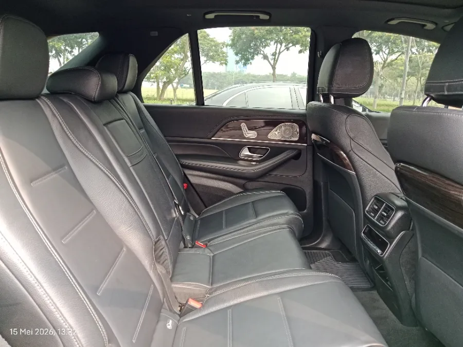 Foto Mobil Bekas Kabin Belakang Mercedes-Benz GLE450 3.0 4MATIC AMG Line tahun 2022