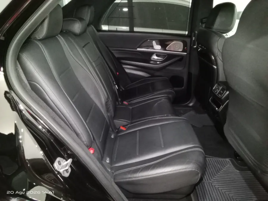 Foto Mobil Bekas Kabin Belakang Mercedes-Benz GLE450 3.0 4MATIC AMG Line tahun 2022