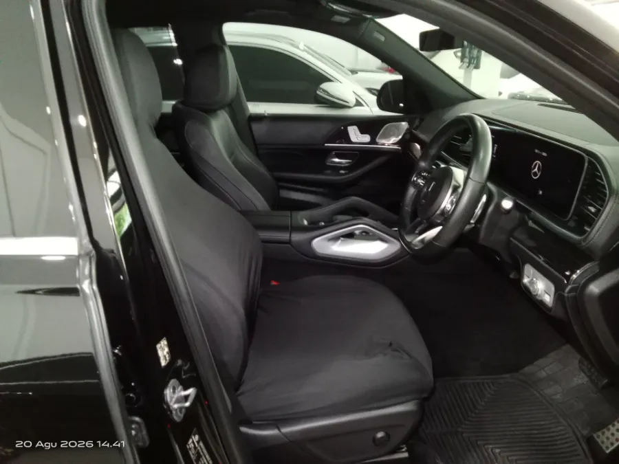 Foto Mobil Bekas Kabin Depan Mercedes-Benz GLE450 3.0 4MATIC AMG Line tahun 2022