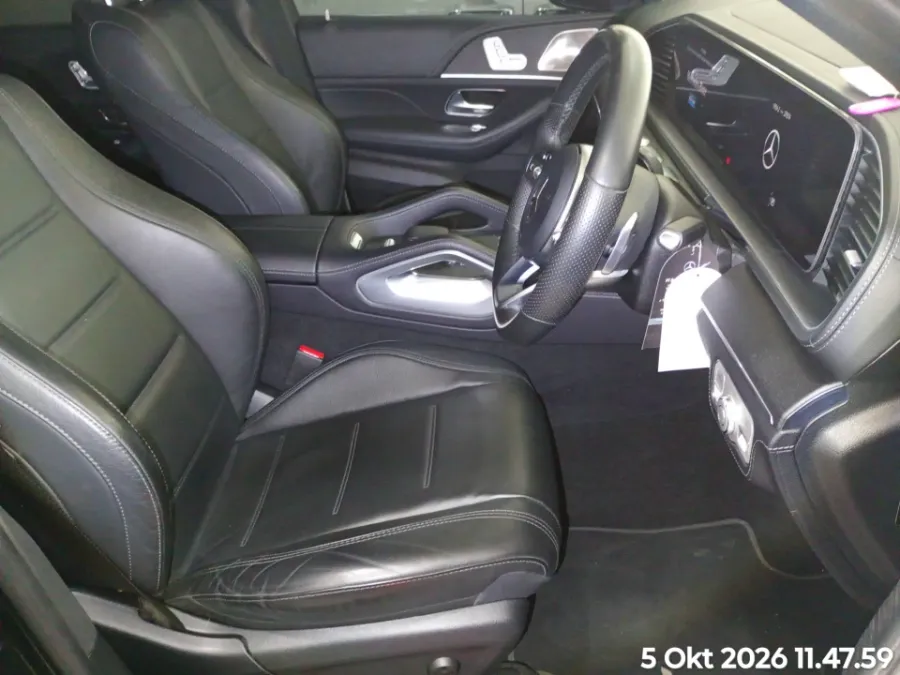 Foto Mobil Bekas Kabin Depan Mercedes-Benz GLE450 3.0 4MATIC AMG Line tahun 2022