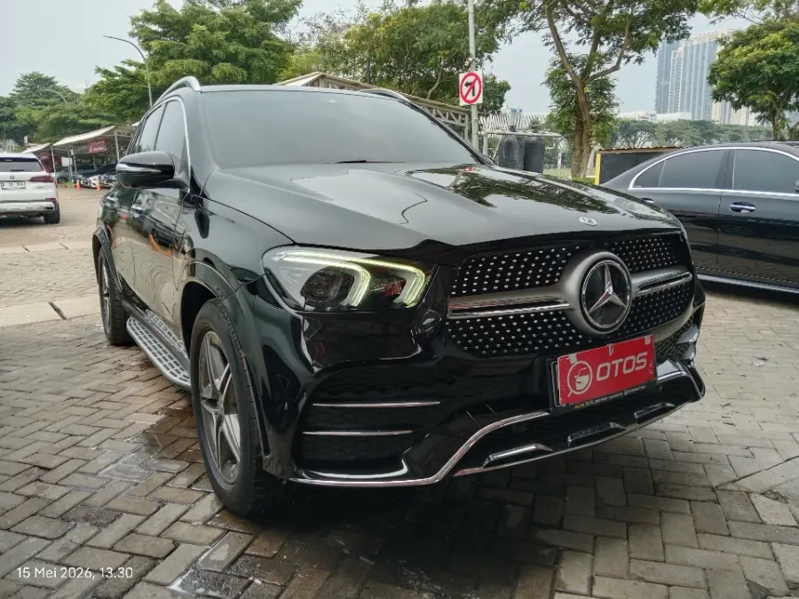 Foto Mobil Bekas Kanan Depan Mercedes-Benz GLE450 3.0 4MATIC AMG Line tahun 2022