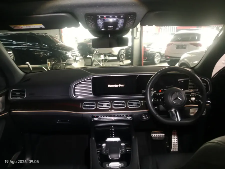 Foto Mobil Bekas Dashboard Mercedes-Benz GLE450 3.0 4MATIC AMG Line tahun 2023