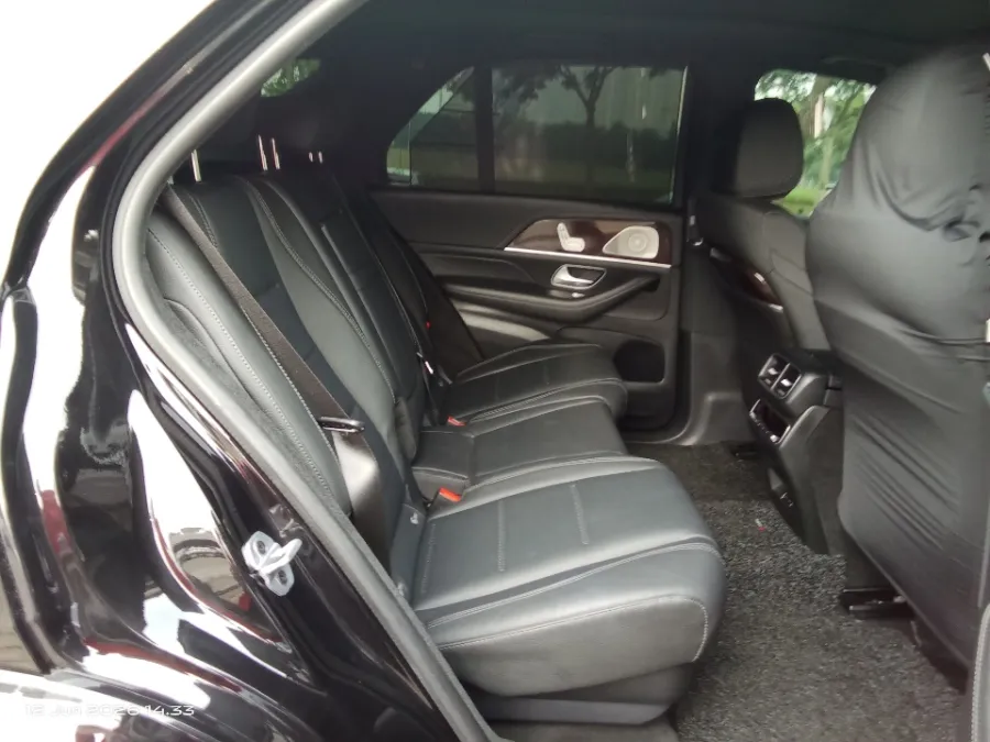 Foto Mobil Bekas Kabin Belakang Mercedes-Benz GLE450 3.0 4MATIC AMG Line tahun 2023