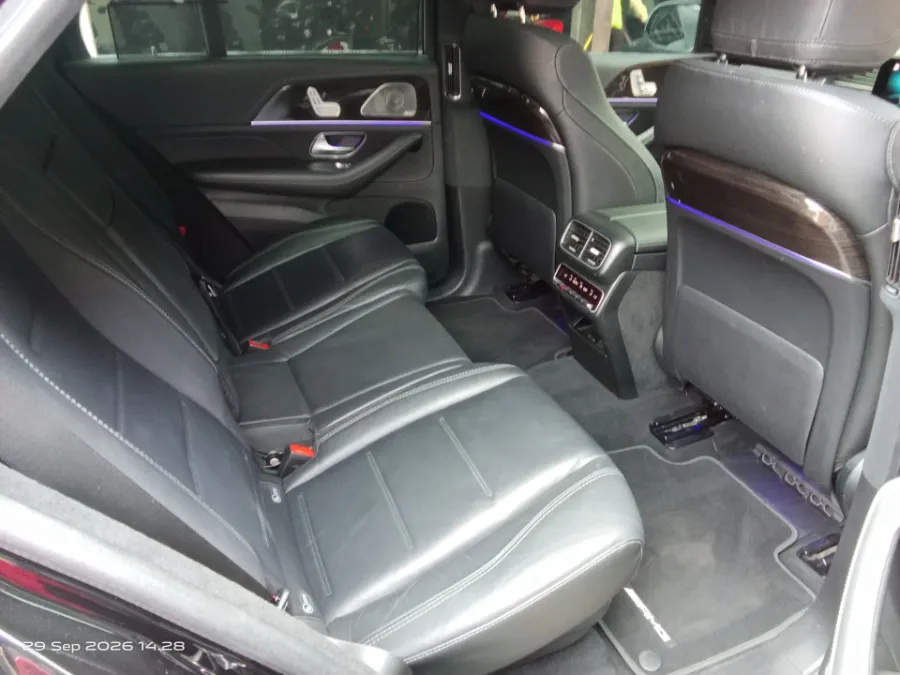 Foto Mobil Bekas Kabin Belakang Mercedes-Benz GLE450 3.0 4MATIC AMG Line tahun 2023