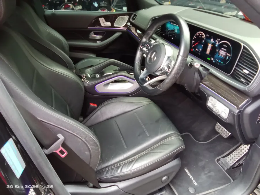 Foto Mobil Bekas Kabin Depan Mercedes-Benz GLE450 3.0 4MATIC AMG Line tahun 2023