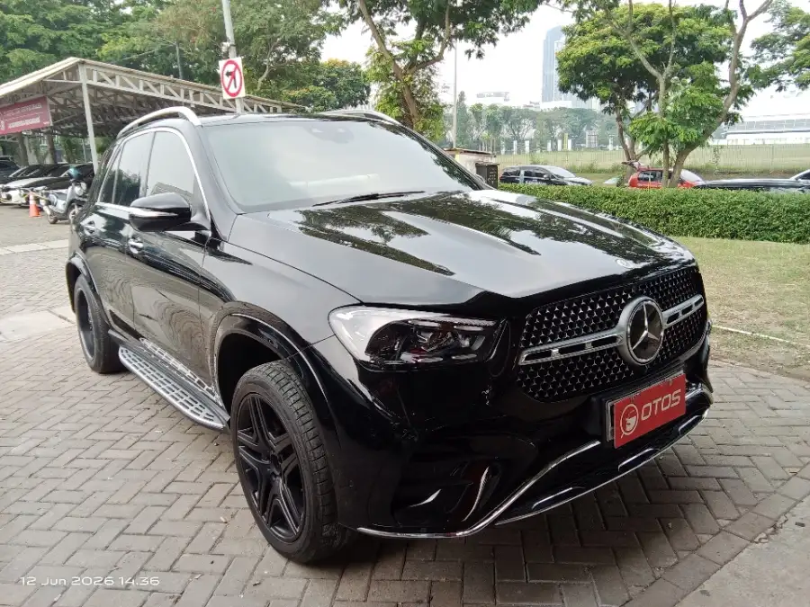 Foto Mobil Bekas Kanan Depan Mercedes-Benz GLE450 3.0 4MATIC AMG Line tahun 2023