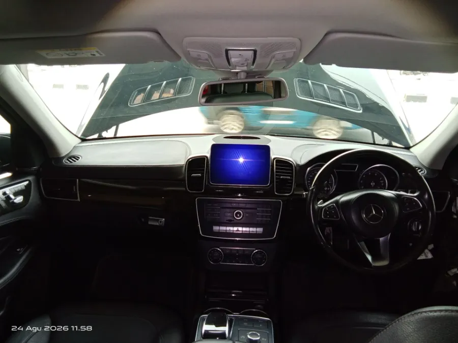 Foto Mobil Bekas Dashboard Mercedes-Benz GLS400 3.0 tahun 2016