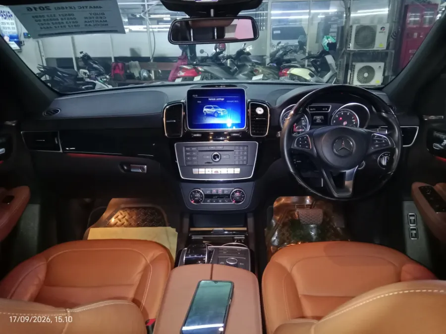 Foto Mobil Bekas Dashboard Mercedes-Benz GLS400 3.0 tahun 2016
