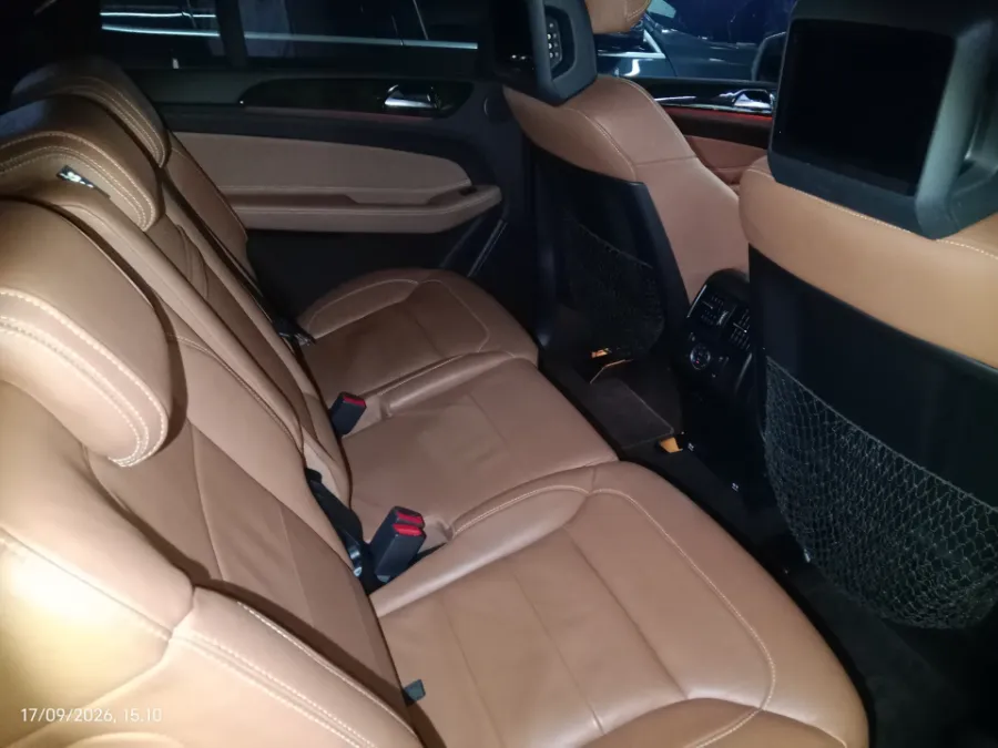 Foto Mobil Bekas Kabin Belakang Mercedes-Benz GLS400 3.0 tahun 2016