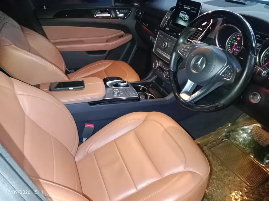 Foto Mobil Bekas Kabin Depan Mercedes-Benz GLS400 3.0 tahun 2016