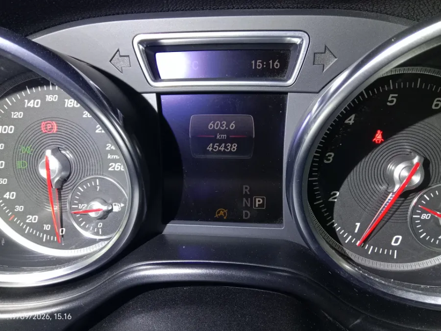 Foto Mobil Bekas Odometer Mercedes-Benz GLS400 3.0 tahun 2016