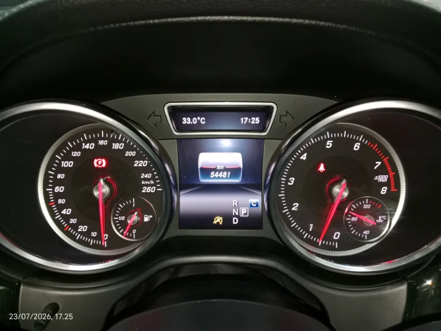 Foto Mobil Bekas Odometer Mercedes-Benz GLS400 3.0 AMG tahun 2018