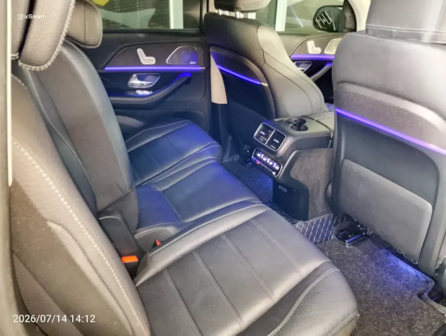 Foto Mobil Bekas Kabin Belakang Mercedes-Benz GLS450 3.0 4MATIC AMG Line tahun 2021