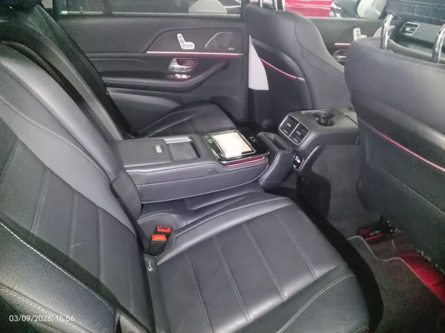Foto Mobil Bekas Kabin Belakang Mercedes-Benz GLS450 3.0 4MATIC AMG Line tahun 2021