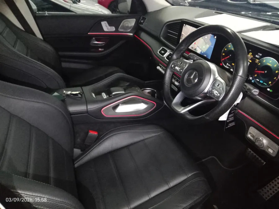 Foto Mobil Bekas Kabin Depan Mercedes-Benz GLS450 3.0 4MATIC AMG Line tahun 2021