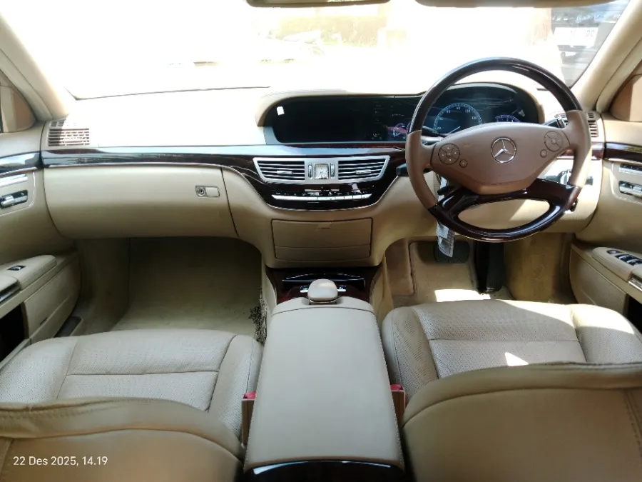 Foto Mobil Bekas Dashboard Mercedes-Benz S350L 3.5 CGI tahun 2011