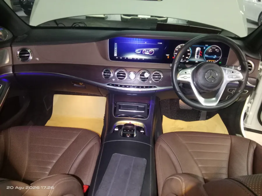 Foto Mobil Bekas Dashboard Mercedes-Benz S450L 3.0 V222 tahun 2019