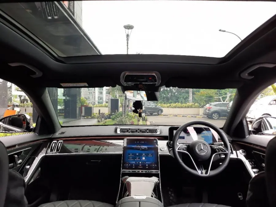 Foto Mobil Bekas Dashboard Mercedes-Benz S450L 3.0 V223 tahun 2022