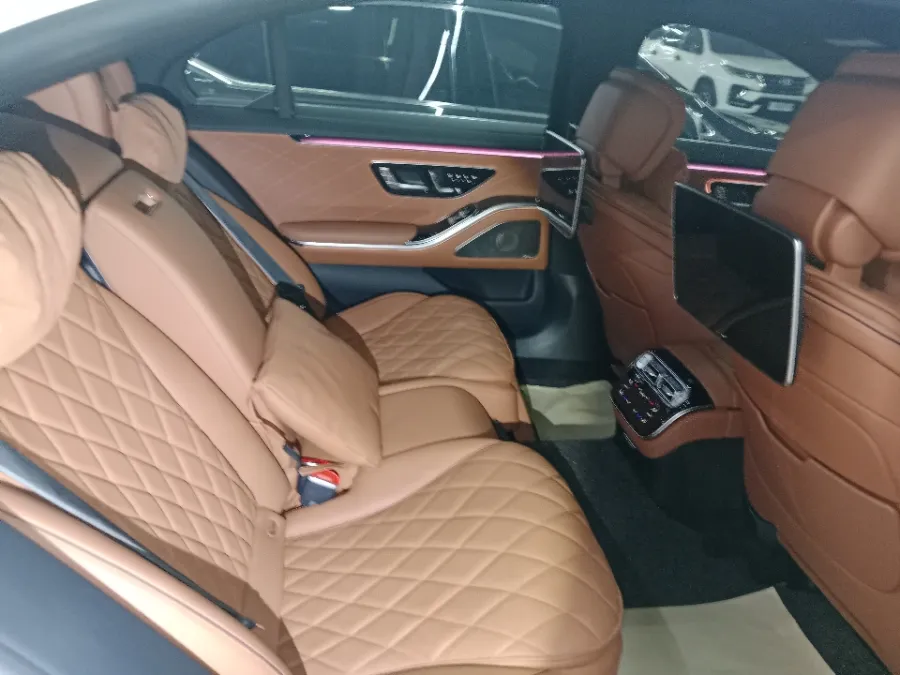 Foto Mobil Bekas Kabin Belakang Mercedes-Benz S450L 3.0 V223 tahun 2022