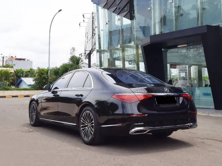 Foto Mobil Bekas Kiri Belakang Mercedes-Benz S450L 3.0 V223 tahun 2022