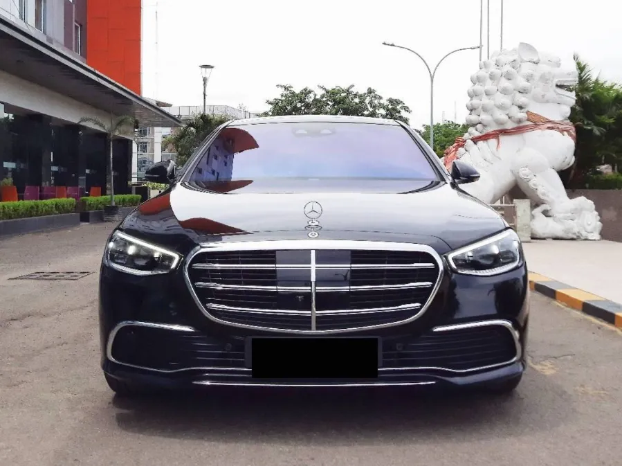 Foto Mobil Bekas Tampak Depan Mercedes-Benz S450L 3.0 V223 tahun 2022