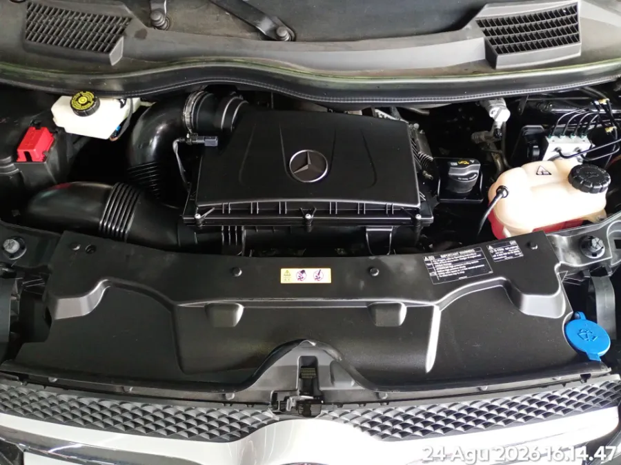 Foto Mobil Bekas Mesin Mercedes-Benz V250 2.0 Avantgarde tahun 2023