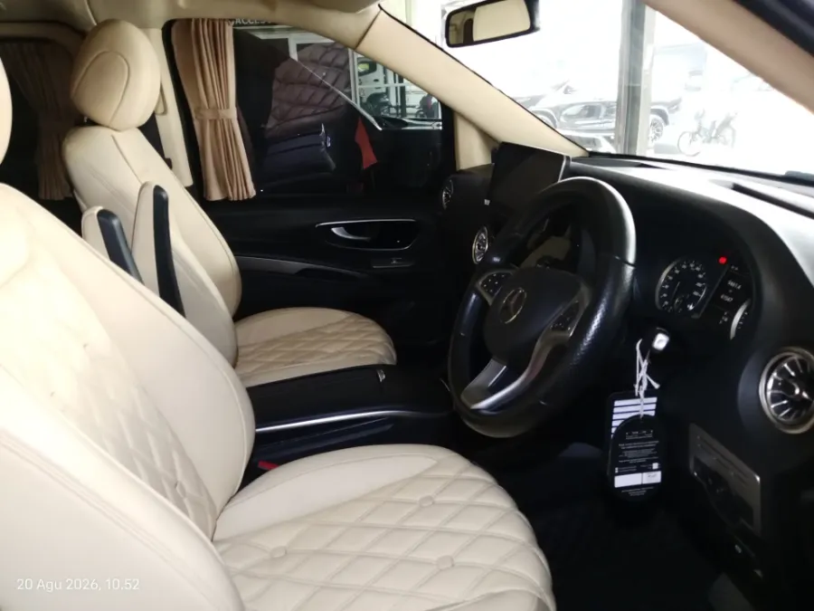 Foto Mobil Bekas Kabin Depan Mercedes-Benz Vito 2.0 tahun 2020