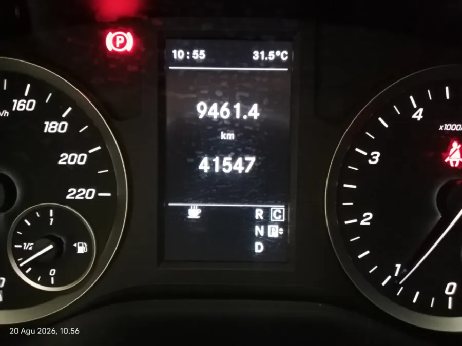 Foto Mobil Bekas Odometer Mercedes-Benz Vito 2.0 tahun 2020