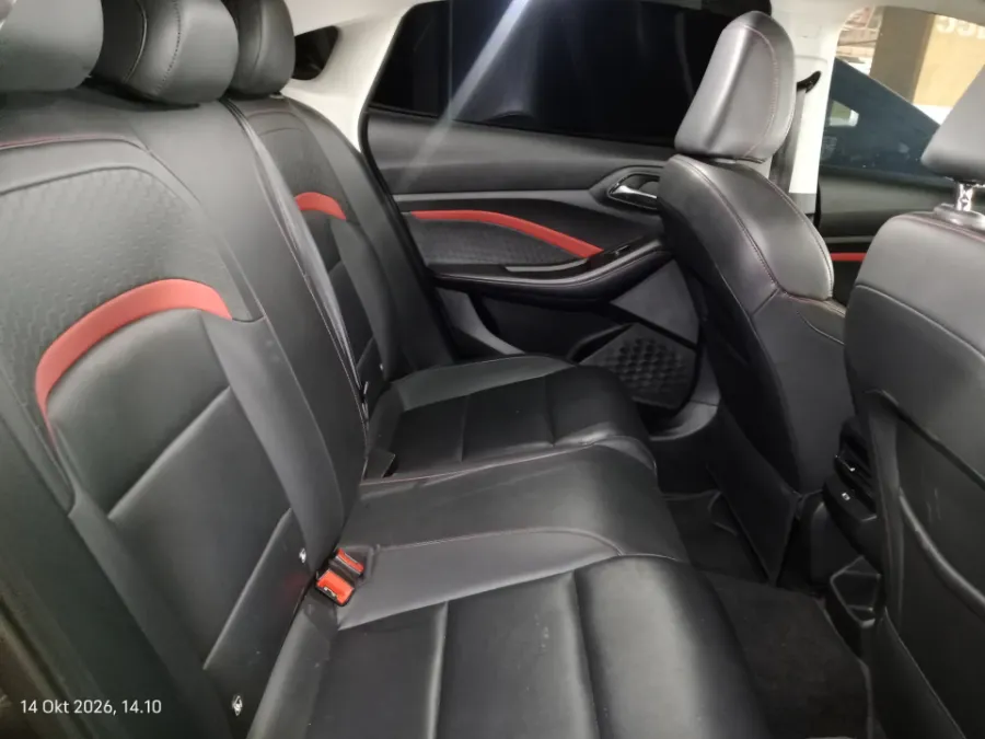 Foto Mobil Bekas Kabin Belakang MG 5GT 1.5 tahun 2022