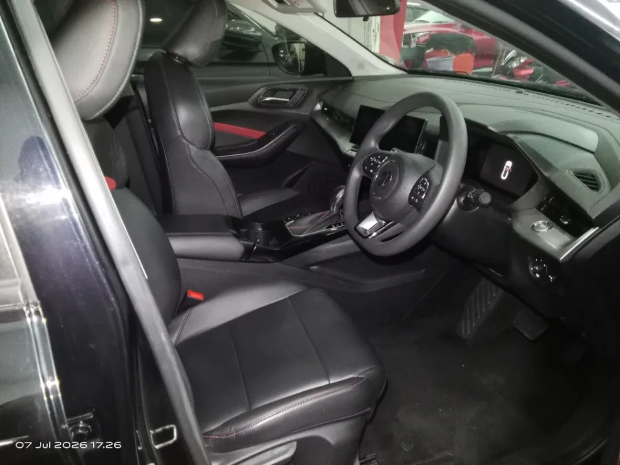 Foto Mobil Bekas Kabin Depan MG 5GT 1.5 tahun 2023