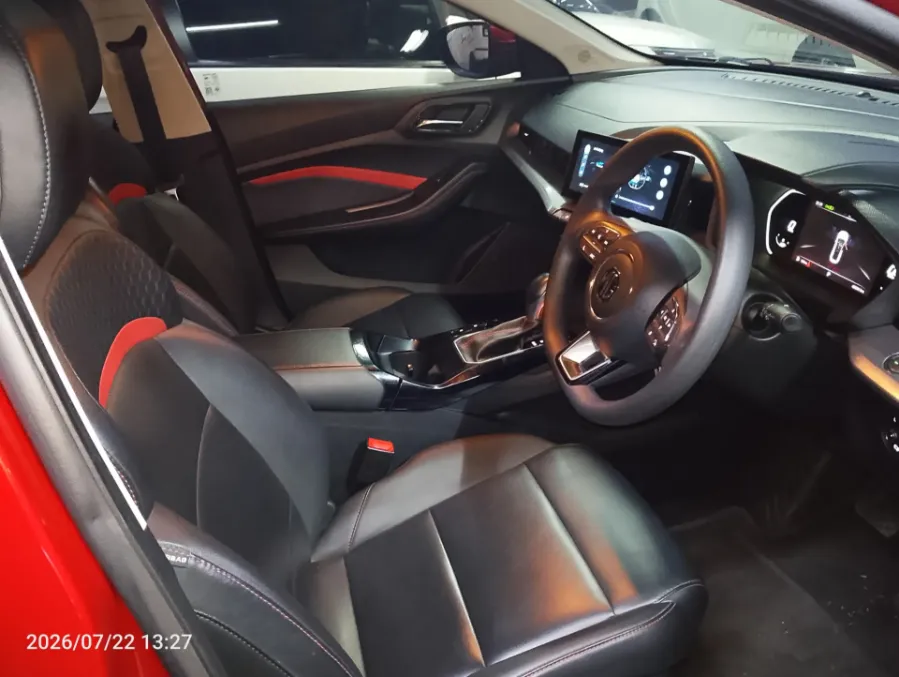 Foto Mobil Bekas Kabin Depan MG 5GT 1.5 tahun 2023