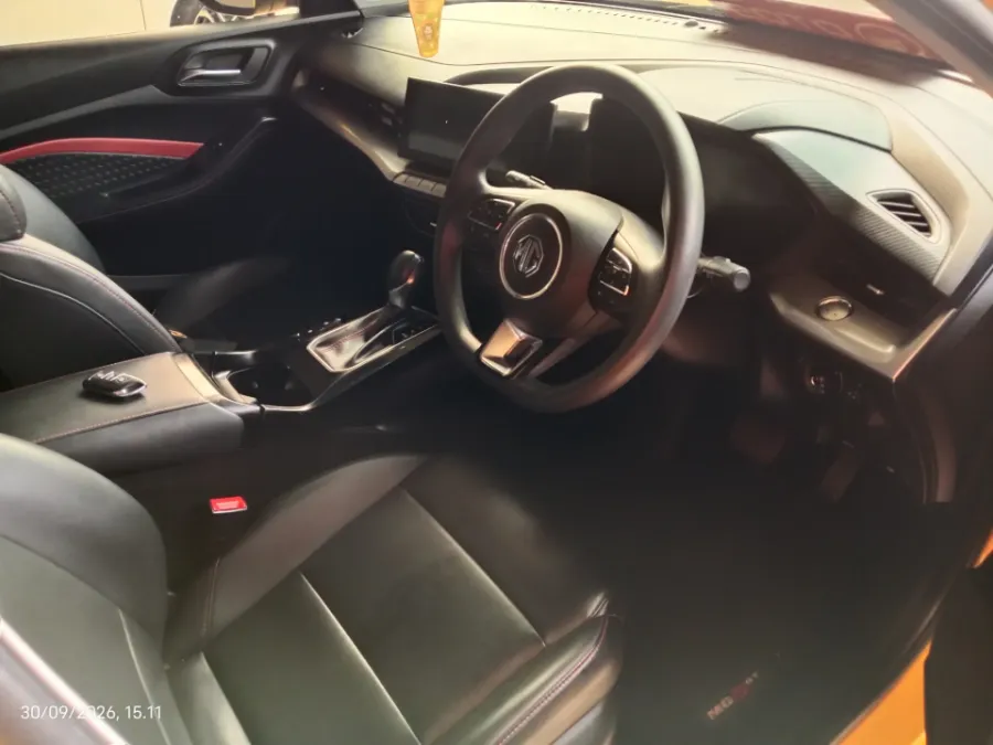 Foto Mobil Bekas Kabin Depan MG 5GT 1.5 tahun 2023