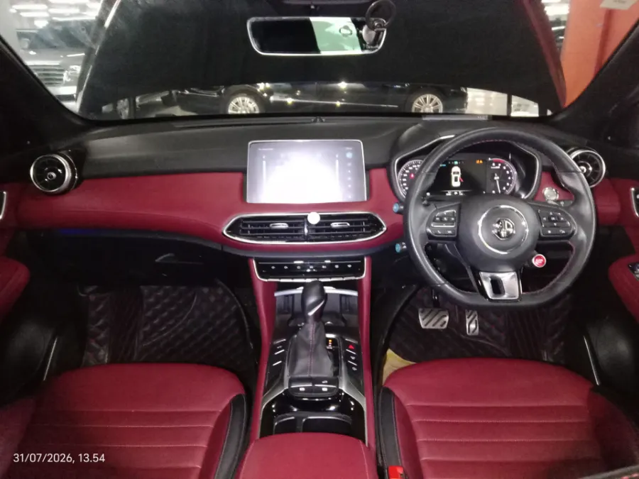 Foto Mobil Bekas Dashboard MG HS 1.5 tahun 2021