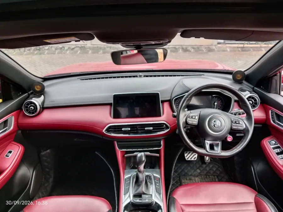 Foto Mobil Bekas Dashboard MG HS 1.5 tahun 2021