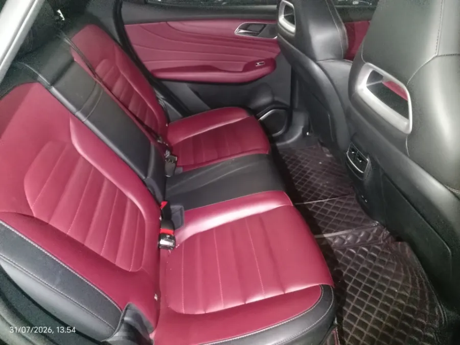 Foto Mobil Bekas Kabin Belakang MG HS 1.5 tahun 2021