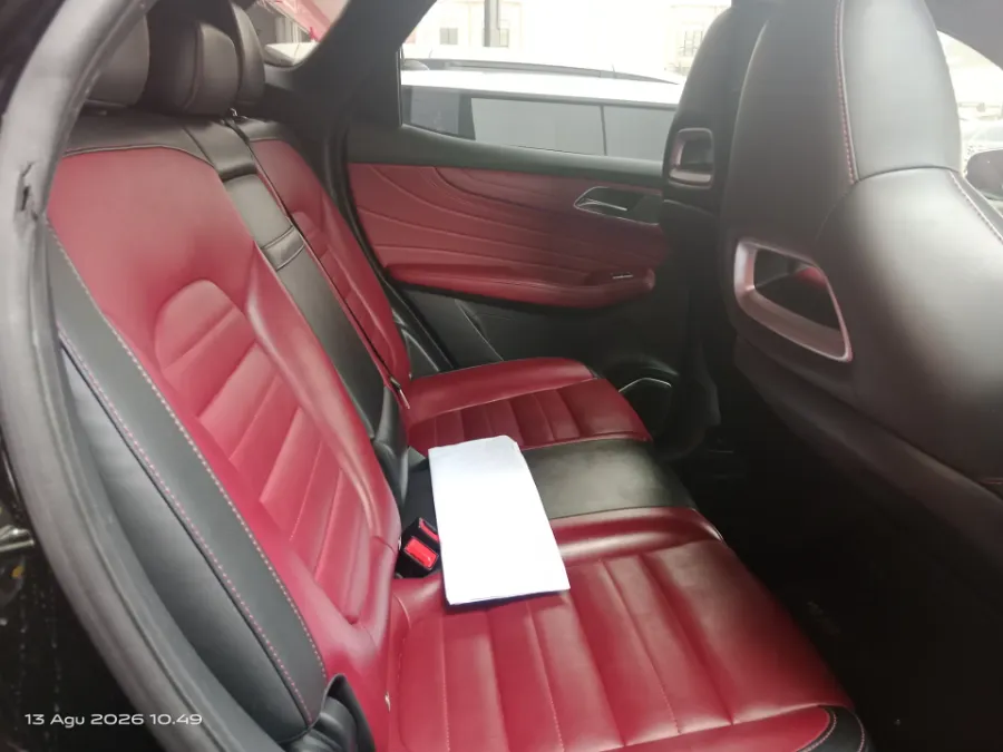 Foto Mobil Bekas Kabin Belakang MG HS 1.5 tahun 2021