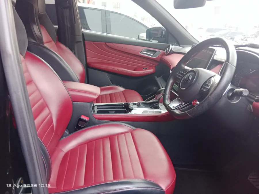 Foto Mobil Bekas Kabin Depan MG HS 1.5 tahun 2021