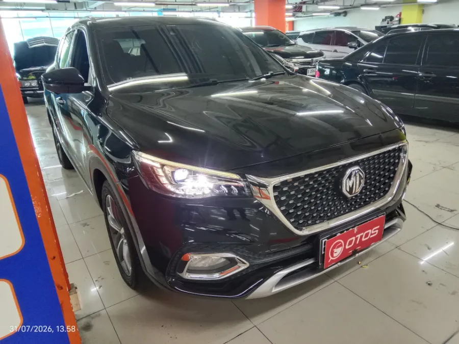 Foto Mobil Bekas Kanan Depan MG HS 1.5 tahun 2021