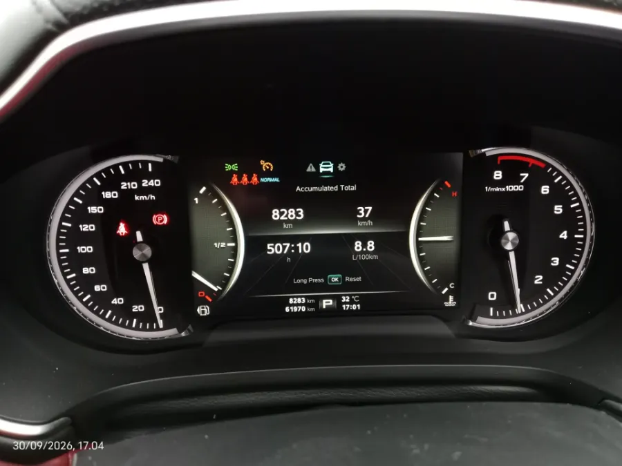 Foto Mobil Bekas Odometer MG HS 1.5 tahun 2021