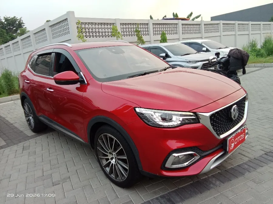 Foto Mobil Bekas Kanan Depan MG HS 1.5 Ignite tahun 2020