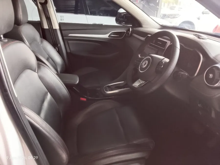 Foto Mobil Bekas Kabin Depan MG ZS 1.5 tahun 2024
